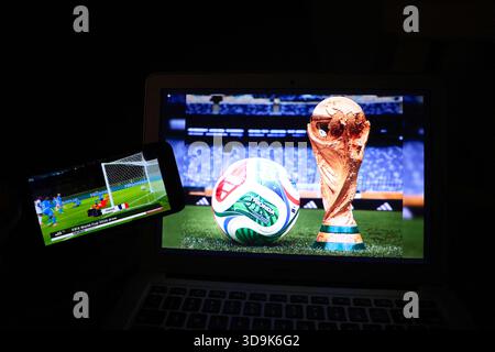 New York, Stati Uniti. 5 dicembre 2025. La Coppa del mondo FIFA sorteggia 2026 in diretta da Washington DC il 5 dicembre 2025. La Francia giocherà la fase a gironi contro Senegal, Norvegia e vincitore di Iraq/Bolivia/Suriname. La Coppa del mondo 2026 si svolgerà dall'11 giugno al 19 luglio 2026. Foto di Charles Guerin/ABACAPRESS.COM credito: Abaca Press/Alamy Live News Foto Stock