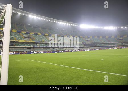 Verona, Italia. 6 dicembre 2025. Pich view Before Hellas Verona FC vs Atalanta BC, 14° serie A Enilive 2025-26 partita allo stadio Marcantonio Bentegodi di Verona (VR), Italia, il 6 dicembre 2025. Credito: Agenzia fotografica indipendente/Alamy Live News Foto Stock
