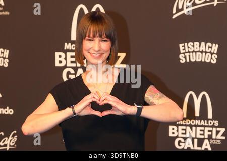 München, Germania. 6 dicembre 2025. München, 06.12.2025 Christina Stürmer bei der McDonald's Benefiz-Gala 2025 a München foto: Matthias Gränzdörfer credito: Mgfoto/Alamy Live News Foto Stock