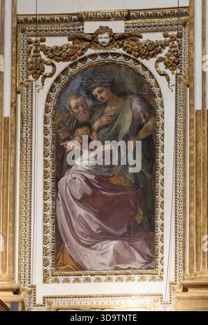 Roma. Italia. Basilica dei Santi quattro Coronati. Vista interna verso l'abside con affreschi di Giovanni da San Giovanni. Dep. Freq. Registro inferiore Foto Stock