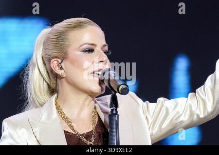 Curitiba, Brasile. 7 dicembre 2025. PR - CURITIBA - 06/12/2025 - CURITIBA, PRIME ROCK BRASIL - Paula Toller durante una performance al prime Rock Brasil a Pedreira Paulo Leminski, a Curitiba, questo sabato (06). Foto: Robson Mafra/AGIF (foto di Robson Mafra/AGIF/Sipa USA) credito: SIPA USA/Alamy Live News Foto Stock