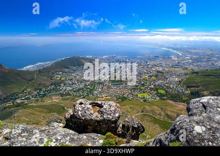 Affacciato sulla città di città del Capo dalle Table Mountains. Foto Stock
