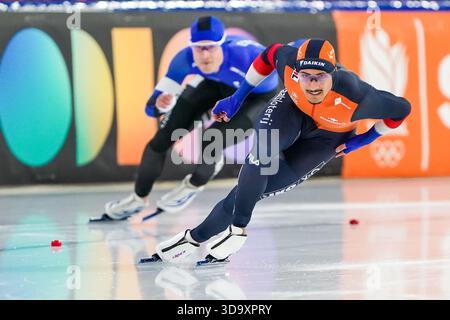 Heerenveen, Paesi Bassi. 7 dicembre 2025. HEERENVEEN, PAESI BASSI - 7 DICEMBRE: Sebas Diniz dei Paesi Bassi durante la Coppa del mondo ISU Speed Skating 3 al Thialf il 7 dicembre 2025 a Heerenveen, Paesi Bassi (foto di Andre Weening/Orange Pictures) crediti: Orange Pics BV/Alamy Live News Foto Stock