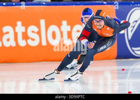 Heerenveen, Paesi Bassi. 7 dicembre 2025. HEERENVEEN, PAESI BASSI - 7 DICEMBRE: Sebas Diniz dei Paesi Bassi durante la Coppa del mondo ISU Speed Skating 3 al Thialf il 7 dicembre 2025 a Heerenveen, Paesi Bassi (foto di Andre Weening/Orange Pictures) crediti: Orange Pics BV/Alamy Live News Foto Stock