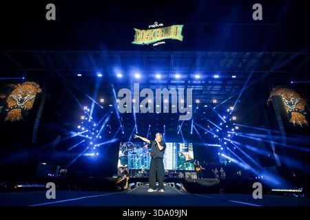 Curitiba, Brasile. 7 dicembre 2025. PR - CURITIBA - 06/12/2025 - CURITIBA, PRIME ROCK BRASIL - Vista del palco al prime Rock Brasil Festival durante un'esibizione della band Jota quest a Pedreira Paulo Leminski, a Curitiba, questo sabato (06). Foto: Robson Mafra/AGIF (foto di Robson Mafra/AGIF/Sipa USA) credito: SIPA USA/Alamy Live News Foto Stock