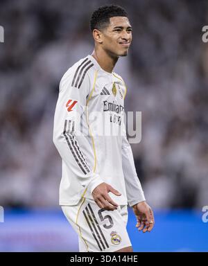 Madrid, Spagna. 7 dicembre 2025. MADRID, SPAGNA - 7 DICEMBRE: Jude Bellingham del Real Madrid durante la partita tra Real Madrid e Celta Vigo valida per la Liga allo stadio Santiago Bernabeu di Madrid, oggi 7 dicembre 2025. Foto: Ricardo Nogueira/Sports Press Photo credito: SPP Sport Press Photo. /Alamy Live News Foto Stock