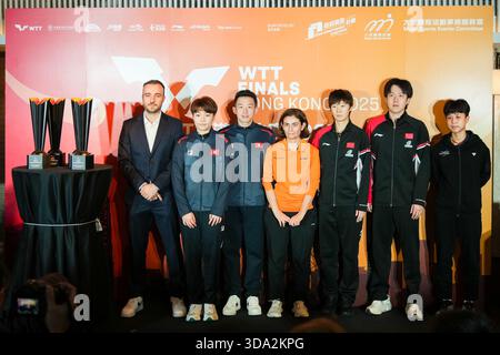 Hong Kong, Cina. 8 dicembre 2025. I giocatori partecipano alla cerimonia di sorteggio delle finali WTT di Hong Kong 2025 a Hong Kong, Cina meridionale, 8 dicembre 2025. Crediti: Zhu Wei/Xinhua/Alamy Live News Foto Stock