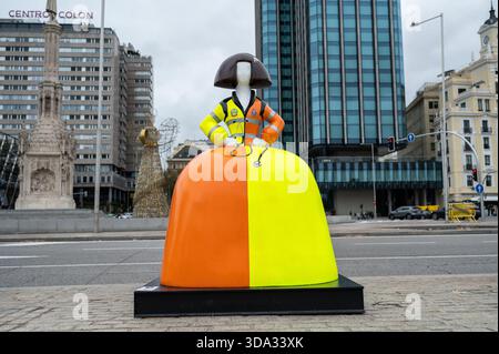 Madrid, Spagna. 7 dicembre 2025. Una scultura a forma di figure del pittore Velázquez Las Menina è visibile durante la mostra Meninas Madrid Gallery. Credito: SOPA Images Limited/Alamy Live News Foto Stock