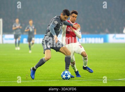 Amsterdam Paesi Bassi 12 dicembre 2018 Champions League Ajax vs Bayern Munchen. Attacchi di Robert Lewandowski. Foto Stock