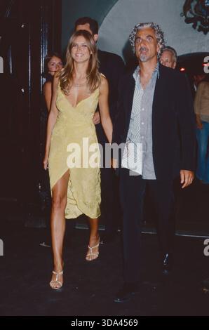Heidi Klum e il marito Ric Pipino partecipano alla festa di Emanuel Ungaro che celebra il 35° anniversario della casa di moda di Ungaro presso la New York State Armory a New York City il 5 settembre 2001. Foto di Henry McGee/MediaPunch Foto Stock