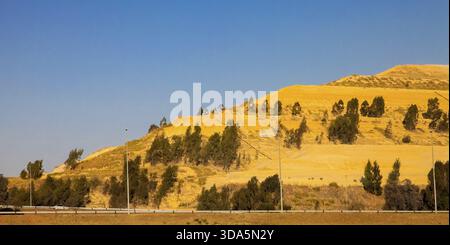 Johannesburg, Sud Africa, 11 settembre 2011, miniere d'oro discariche di materiale di scarto accanto all'autostrada Foto Stock