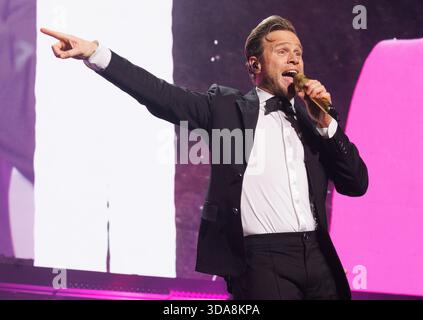 Olly Murs si esibisce dal vivo alla O2 Arena di Londra, Regno Unito, il 17 maggio 2025 Foto Stock