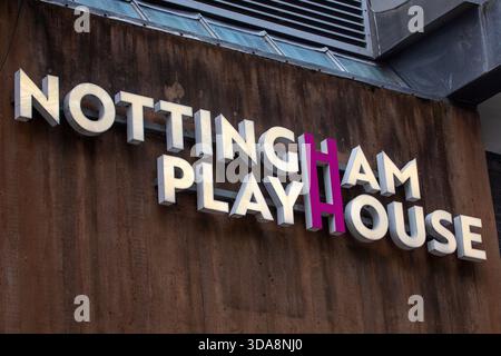 Nottingham, Regno Unito - 28 giugno 2025: Cartello sull'esterno della Nottingham Playhouse nella città di Nottingham, Regno Unito. Foto Stock