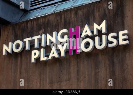 Nottingham, Regno Unito - 28 giugno 2025: Cartello sull'esterno della Nottingham Playhouse nella città di Nottingham, Regno Unito. Foto Stock