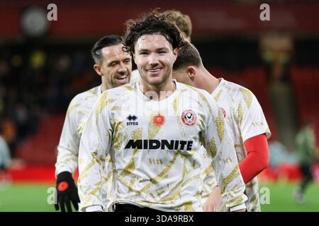 Sheffield, Regno Unito. 9 dicembre 2025. Callum o'Hare (10 Sheffield United) prima dell'EFL Sky Bet Championship match tra Sheffield United e Norwich City a Bramall Lane a Sheffield, Inghilterra, il 9 dicembre 2025. Credito: SPP Sport Press Photo. /Alamy Live News Foto Stock