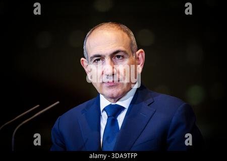 Nikol Pashinyan, primo ministro della Repubblica d'Armenia. Berlino, 9 dicembre 2025. Foto Stock