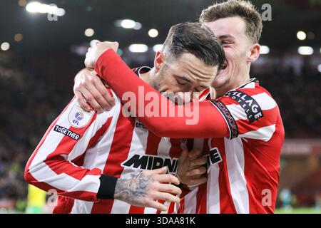 Sheffield, Regno Unito. 9 dicembre 2025. Danny Ings (9 Sheffield United) celebra il suo gol durante l'EFL Sky Bet Championship match tra Sheffield United e Norwich City a Bramall Lane a Sheffield, Inghilterra, il 9 dicembre 2025. Credito: SPP Sport Press Photo. /Alamy Live News Foto Stock