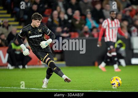 Sheffield, Regno Unito. 9 dicembre 2025. Sheffield portiere United Michael Cooper durante il match per il titolo Sky Bet Sheffield United vs Norwich City a Bramall Lane, Sheffield, Regno Unito, 9 dicembre 2025 (foto di Maynard Manyowa/News Images) *** GER AUT sui OUT *** a Sheffield, Regno Unito il 12/9/2025. (Foto di Maynard Manyowa/News Images/Sipa USA) credito: SIPA USA/Alamy Live News Foto Stock