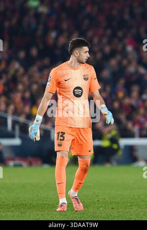 Barcellona, Spagna. 9 dicembre 2025. BARCELLONA, SPAGNA - 2 DICEMBRE: Joan Garcia portiere del Barcellona guarda durante la partita di UEFA Champions League tra il Barcellona e l'Eintracht Frankfurt al Spotify Camp Nou il 9 dicembre 2025 a Barcellona, Spagna. (Foto di Gerard Franco/Photo Players Images/Magara Press) crediti: Magara Press SL/Alamy Live News Foto Stock