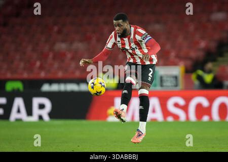 Sheffield, Regno Unito. 9 dicembre 2025. Japhet Tanganga di Sheffield United dribbla la palla durante la partita del Campionato Sky Bet Sheffield United vs Norwich City a Bramall Lane, Sheffield, Regno Unito, 9 dicembre 2025 (foto di Maynard Manyowa/News Images) *** GER AUT sui OUT *** a Sheffield, Regno Unito il 12/9/2025. (Foto di Maynard Manyowa/News Images/Sipa USA) credito: SIPA USA/Alamy Live News Foto Stock