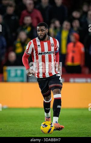 Sheffield, Regno Unito. 9 dicembre 2025. Japhet Tanganga di Sheffield United si muove con la palla durante la partita del Campionato Sky Bet Sheffield United vs Norwich City a Bramall Lane, Sheffield, Regno Unito, 9 dicembre 2025 (foto di Maynard Manyowa/News Images) *** GER AUT sui OUT *** a Sheffield, Regno Unito il 12/9/2025. (Foto di Maynard Manyowa/News Images/Sipa USA) credito: SIPA USA/Alamy Live News Foto Stock