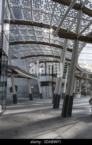 Grattacielo UniCredit tratto da Piazza Gae Aulenti a Milano, Italia, Milano, Italia Foto Stock