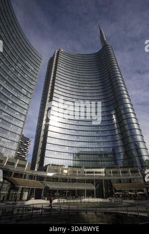 Grattacielo UniCredit tratto da Piazza Gae Aulenti a Milano, Italia, Milano, Italia Foto Stock