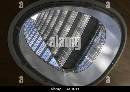 Grattacielo UniCredit tratto da Piazza Gae Aulenti a Milano, Italia, Milano, Italia Foto Stock