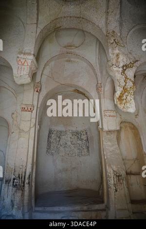 NEVSEHIR, TURKIYE - 09 AGOSTO 2025: Monastero di Hallac nella città di Ortahisar Foto Stock