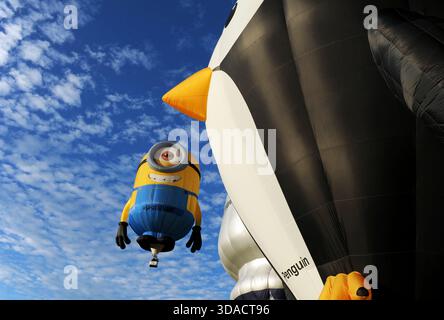 Bristol Regno Unito 6 agosto 2015 la Bristol Balloon Fiesta prende il via nella West Country City. Durante il fine settimana sono previste circa 130 mongolfiere Foto Stock