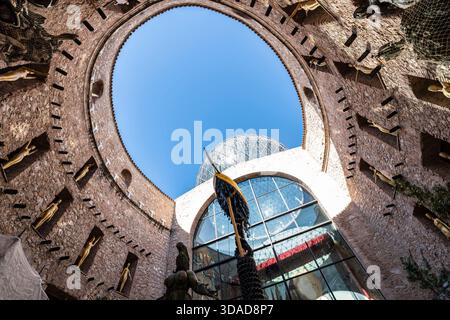 Cortile centrale, Teatro-Museo Dalí, Figueres, Provincia di Girona, Catalogna, Spagna Foto Stock