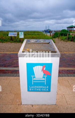 Fort Lauderdale, Florida, USA - 9 dicembre 2025: People of Vision Memorial a Lauderdale by the Sea Florida Foto Stock