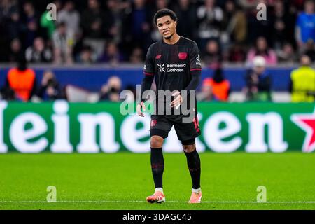 LEVERKUSEN, GERMANIA - 10 DICEMBRE: Malik Tillman del Bayer 04 Leverkusen guarda durante la fase MD6 della UEFA Champions League 2025/26 tra il Bayer 04 Leverkusen e il Newcastle United FC alla BayArena il 10 dicembre 2025 a Leverkusen, Germania. (Foto di Rene Nijhuis) Foto Stock
