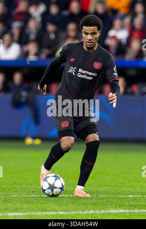 LEVERKUSEN, GERMANIA - 10 DICEMBRE: Malik Tillman (Bayer 04 Leverkusen, 10) durante la partita di UEFA Champions League tra Bayer Leverkusen e Newcastle United il giorno 6 alla BayArena il 10 dicembre 2025 a Leverkusen, Germania. Foto Stock