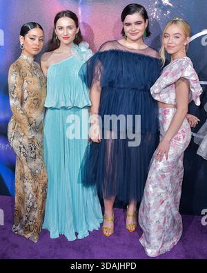 (FILE) Sports Illustrated di Sydney Sweeney coprono Sparks Backlash. HOLLYWOOD, LOS ANGELES, CALIFORNIA, Stati Uniti - 04 GIUGNO: Le attrici Alexa Demie, Maude Apatow, Barbie Ferreira e Sydney Sweeney (Sydney Bernice Sweeney) arrivano alla premiere di Los Angeles della HBO 'Euphoria' tenutasi all'ArcLight Cinerama Dome il 4 giugno 2019 a Hollywood, Los Angeles, California, Stati Uniti. (Foto di Image Press Agency) Foto Stock