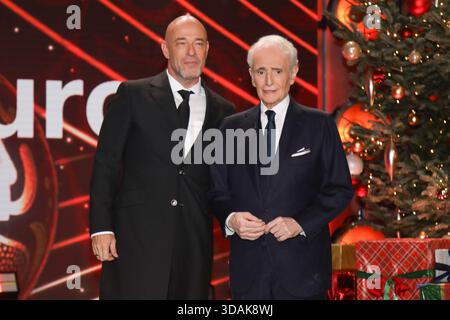 Der Graf von Unheilig und Jose Carreras bei der 31. José Carreras Gala a Lipsia foto: Matthias Gränzdörfer crediti: Mgfoto/Alamy Live News Foto Stock