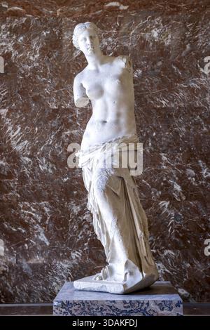 Museo del Louvre, Parigi, Francia. Venere di Milo, 120 a.C. circa, scultura in marmo che si crede raffigurasse Afrodite Foto Stock