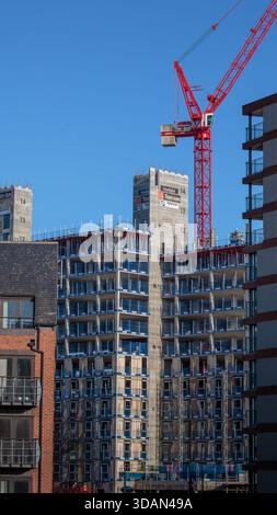 Leeds City Skyline , nuovo e vecchio fianco a fianco , Leeds, West Yorkshire, Inghilterra, novembre 2025. Foto Stock