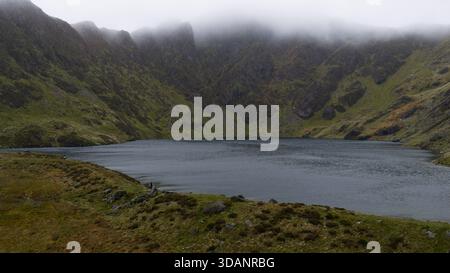Vista aerea delle montagne di Llyn Cau Cadair Idris Foto Stock