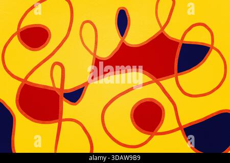 Vivace illustrazione con motivi retrò dinamici in rosso, giallo e blu. Le linee ondulate creano forme organiche su un caldo sfondo giallo Foto Stock