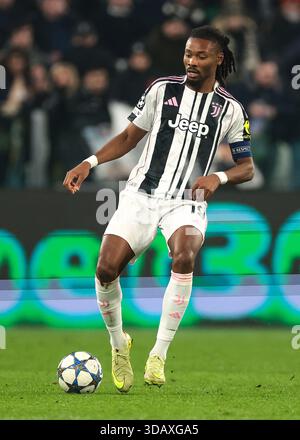 Torino, Italia. 10 dicembre 2025. Khephren Thuram della Juventus durante la partita di UEFA Champions League tra Juventus e Pafos allo Juventus Stadium di Torino. Il credito per immagini dovrebbe essere: Jonathan Moscrop/Sportimage Credit: Sportimage Ltd/Alamy Live News Foto Stock