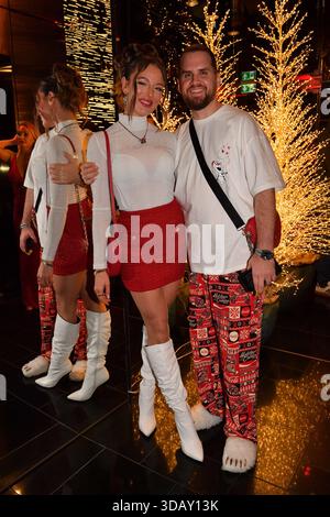 Joelina Drews mit Freund Adrian Louis / CathyÂ's Charity Christmas & Living Hotel Das Viktualienmarkt / München / 11. Dezember 2025 *** Joelina Drews con il fidanzato Adrian Louis Cathys Charity Christmas Living Hotel Das Viktualienmarkt Monaco di Baviera 11 dicembre 2025 Foto Stock