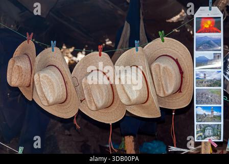 Souvenir nella chiesa antica di San Juan Parangaricutiro, Michoacán, Messico Foto Stock
