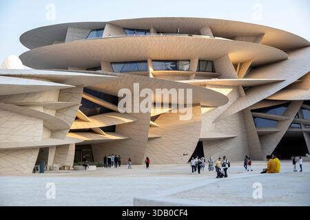 Doha, Qatar - 10 dicembre 2025: Il Museo Nazionale del Qatar Foto Stock