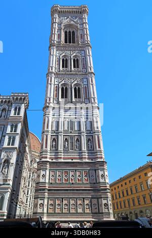 FIRENZE, ITALIA - 13 SETTEMBRE 2018: Questo è uno dei capolavori architettonici del Rinascimento: Il Campanile di Giotto. Foto Stock