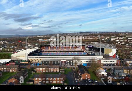 Vista aerea di Turf Moor, casa di Burnley. Data foto: Sabato 13 dicembre 2025. Foto Stock