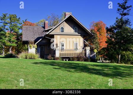 Ginevra, Illinois, Stati Uniti. La Villa Fabyan è stata costruita nel 1907 e progettata dal famoso architetto Frank Lloyd Wright. Foto Stock
