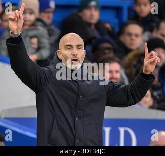 Londra, Regno Unito. 13 dicembre 2025. Chelsea contro Everton - Premier League - Stamford Bridge - Londra. Il manager del Chelsea Enzo Maresca. Crediti immagine: Mark Pain / Alamy Live News Foto Stock
