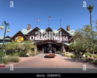 Las Vegas, Nevada, Stati Uniti - 09-06-2024: Una vista di fronte al Bass Pro Shops Outdoor World. Foto Stock