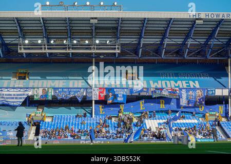 REGNO UNITO. 13 dicembre 2025. LIVERPOOL, INGHILTERRA - 13 dicembre: Bandiere e striscioni Everton pre-partita. Barclays Women's Super League match tra Everton FC Women e Arsenal FC Women al Goodison Park il 13 dicembre 2025. ( Credito: James Giblin/Alamy Live News Foto Stock